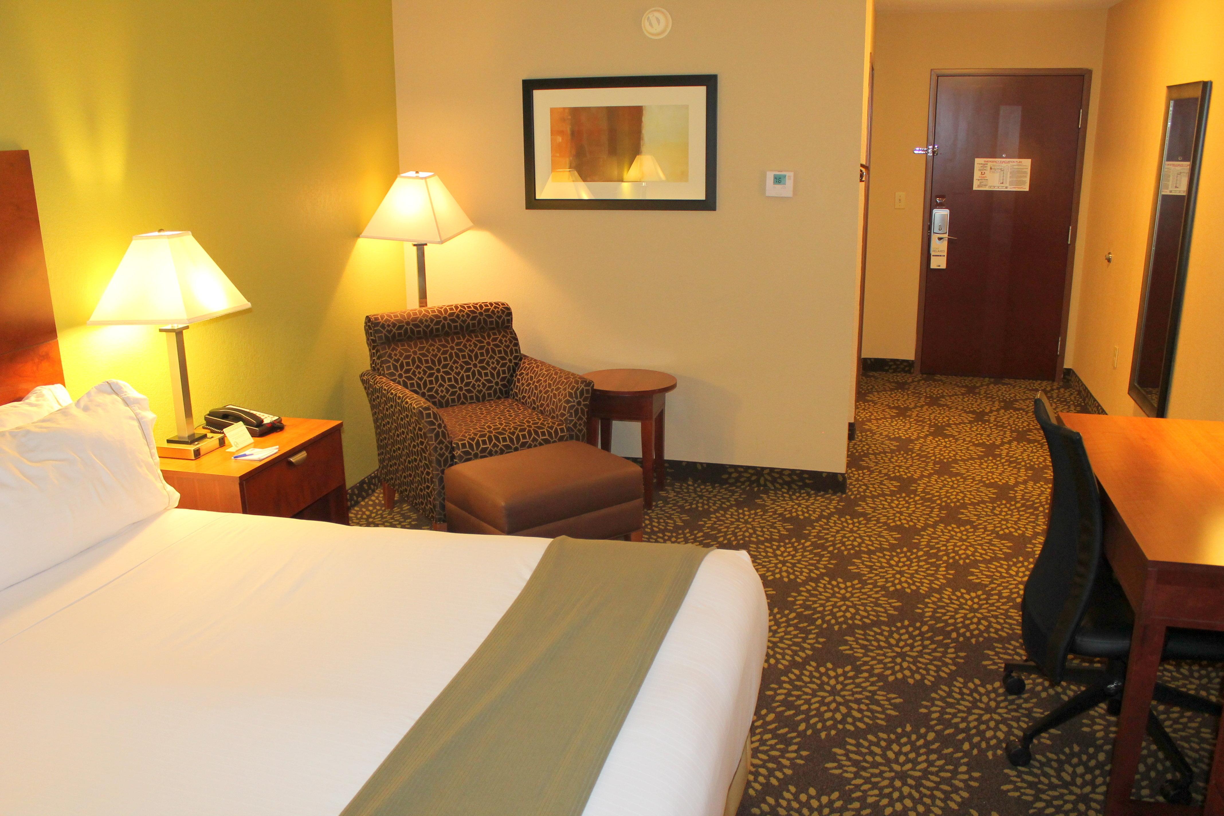 Holiday Inn Express Hotel & Suites Starkville, An Ihg Hotel Экстерьер фото