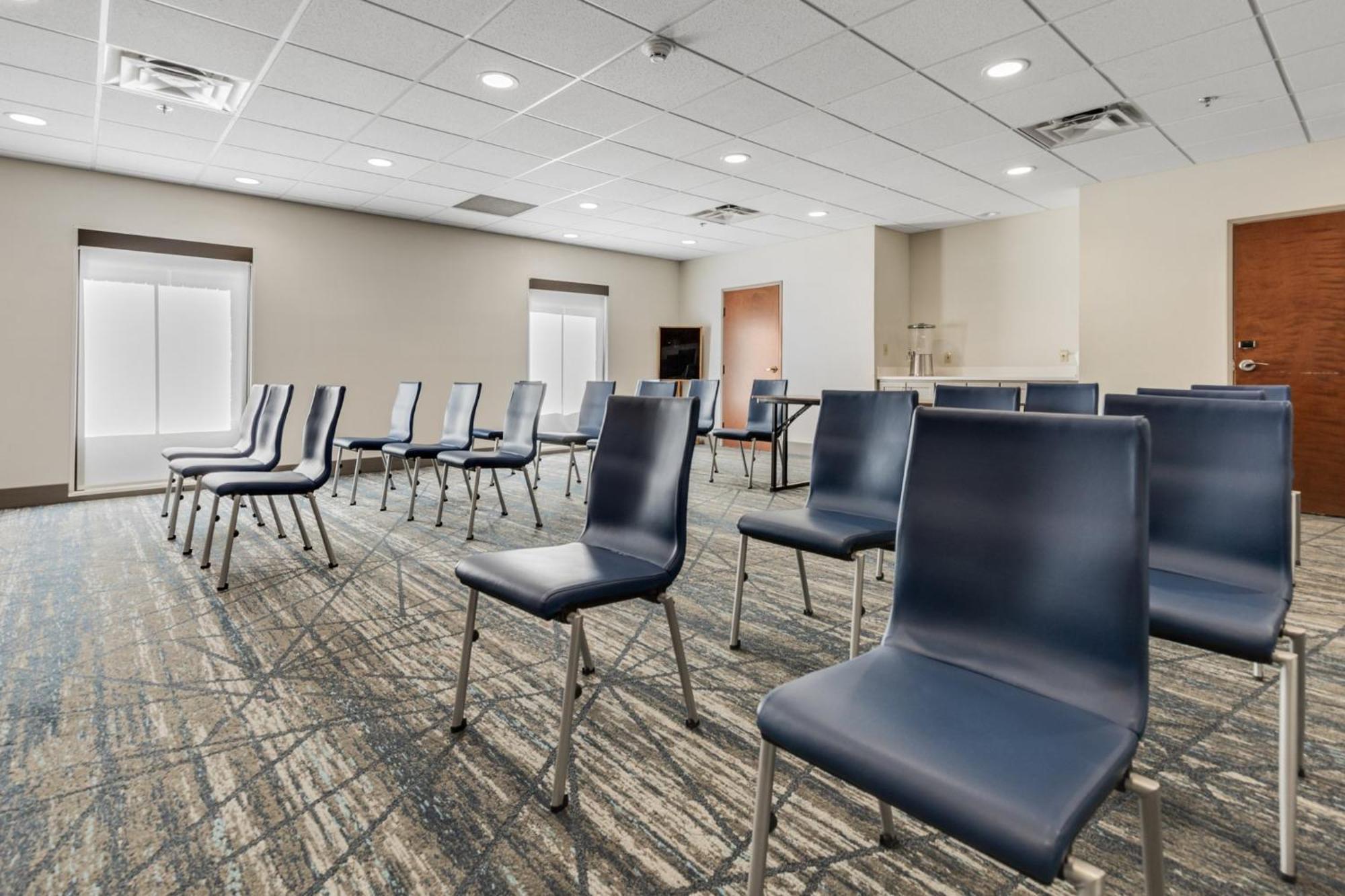 Holiday Inn Express Hotel & Suites Starkville, An Ihg Hotel Экстерьер фото