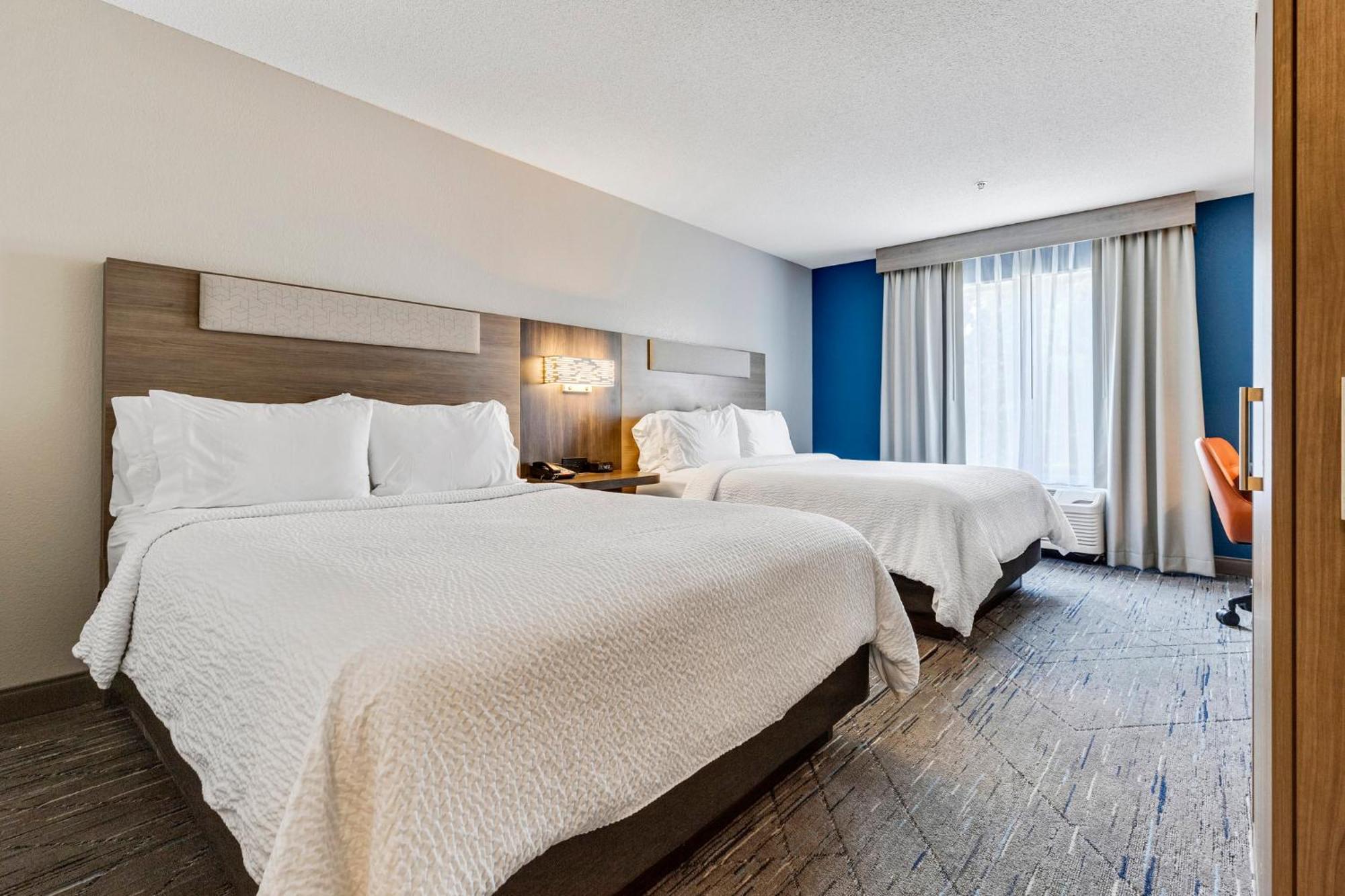 Holiday Inn Express Hotel & Suites Starkville, An Ihg Hotel Экстерьер фото
