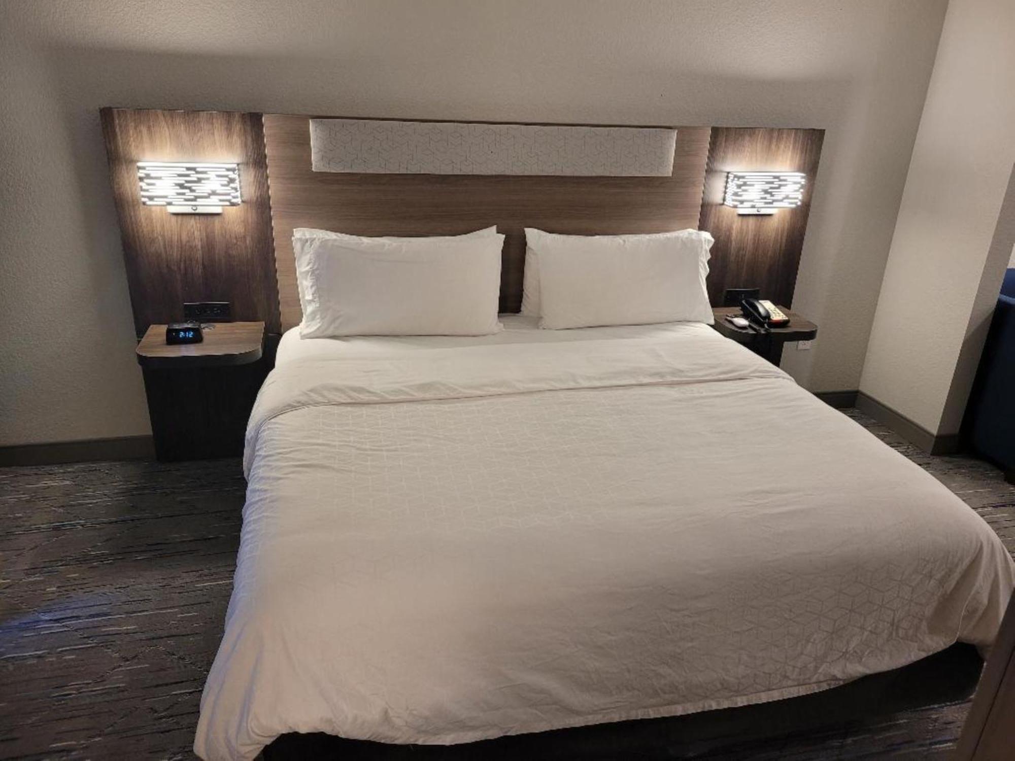 Holiday Inn Express Hotel & Suites Starkville, An Ihg Hotel Экстерьер фото