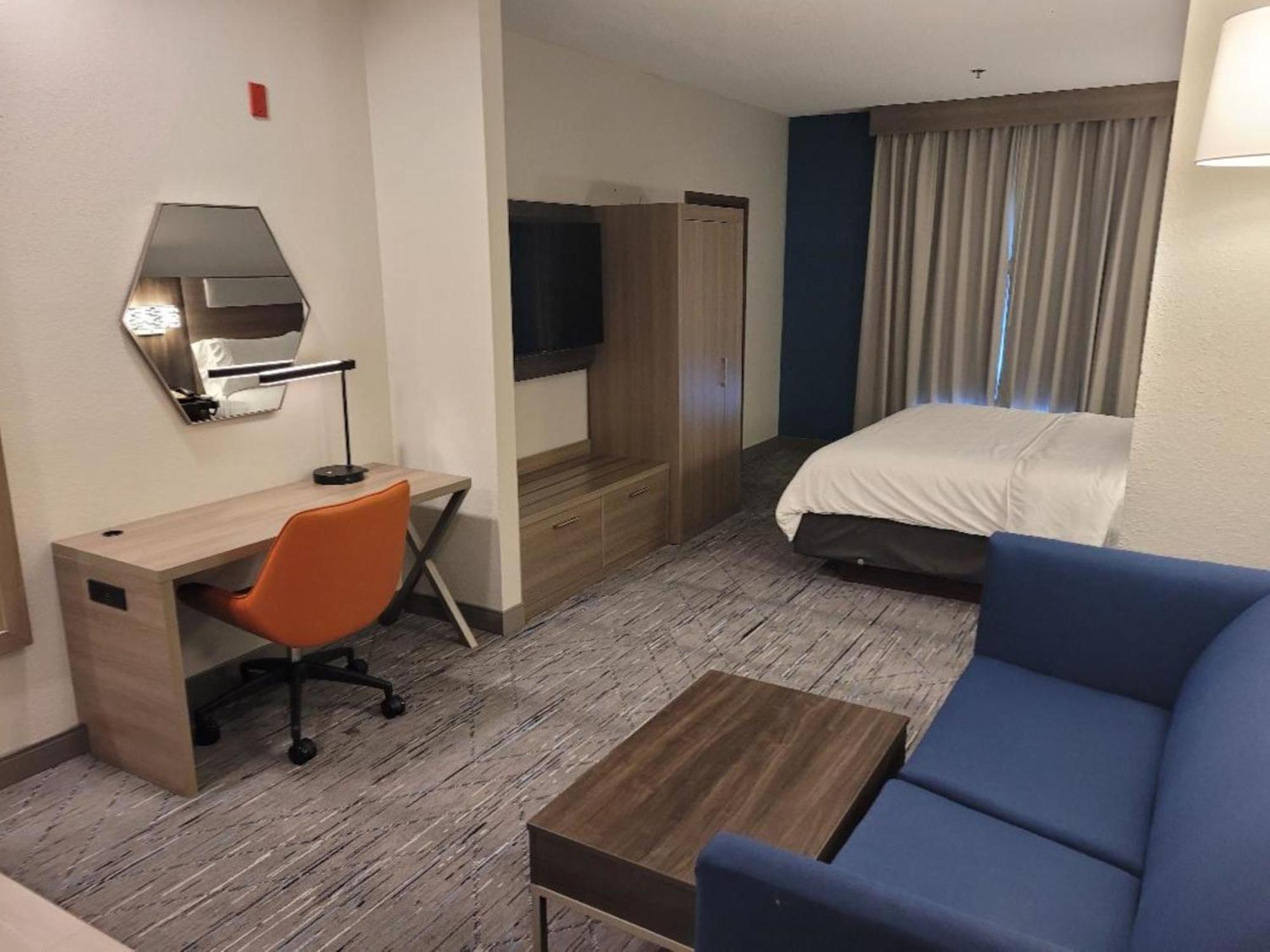 Holiday Inn Express Hotel & Suites Starkville, An Ihg Hotel Экстерьер фото