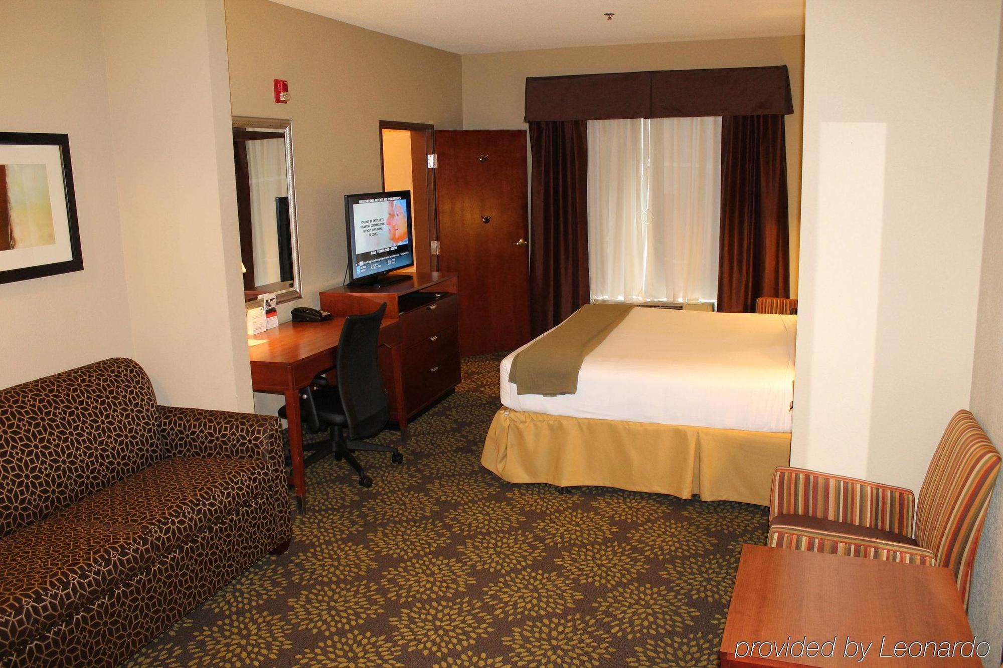 Holiday Inn Express Hotel & Suites Starkville, An Ihg Hotel Экстерьер фото
