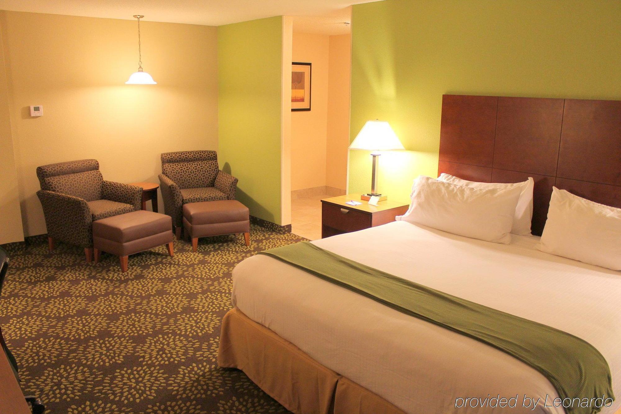 Holiday Inn Express Hotel & Suites Starkville, An Ihg Hotel Экстерьер фото