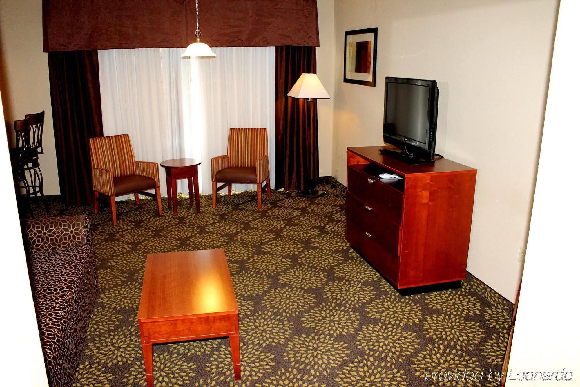 Holiday Inn Express Hotel & Suites Starkville, An Ihg Hotel Экстерьер фото